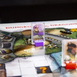 CLUE®: Dungeons & Dragons -Game Sale Store DnD CL 19 photo Minsc Boo 72dpi Square
