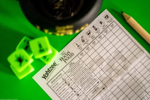 YAHTZEE®: Disney Hocus Pocus - Image 4