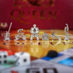 MONOPOLY®: Queen -Game Sale Store Queen Monopoly photo Tokens square
