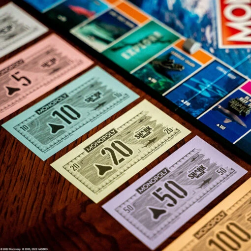 MONOPOLY®: Predators Of The Deep Edition - Image 5