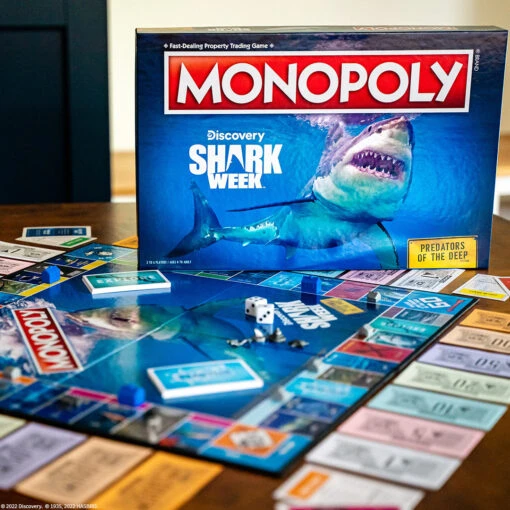 MONOPOLY®: Predators Of The Deep Edition - Image 2